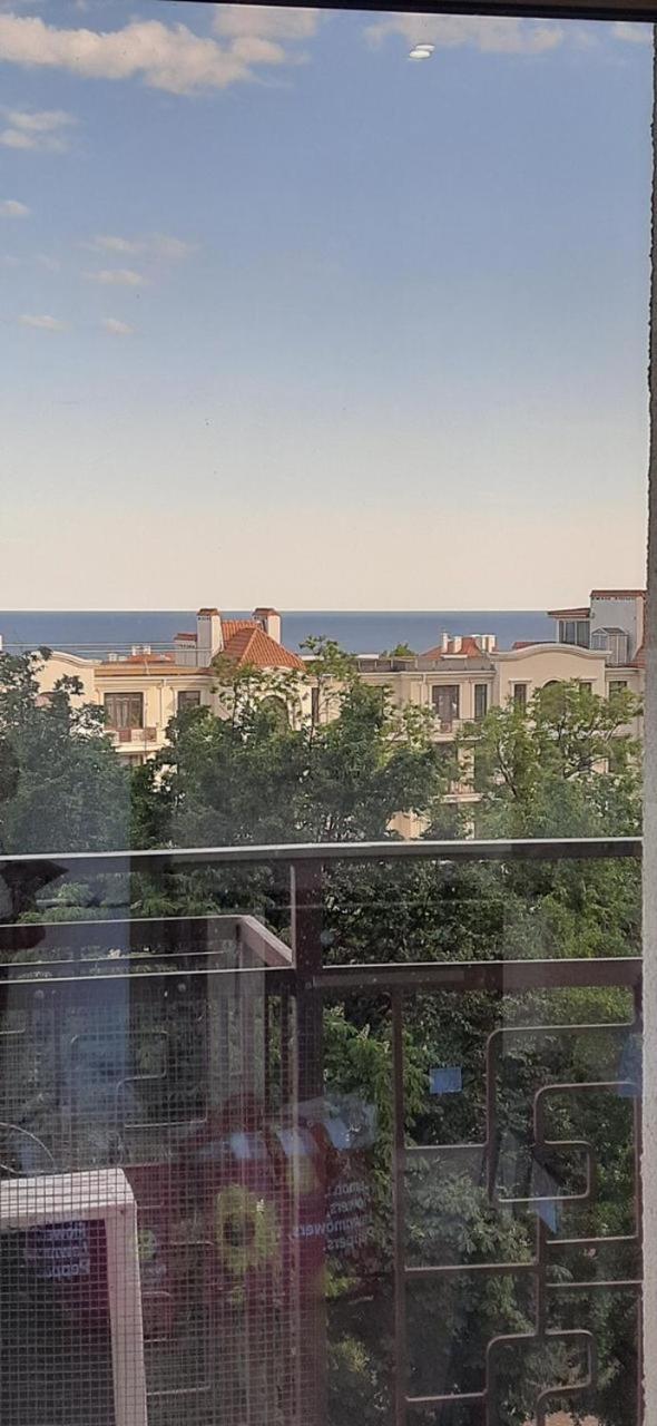 Спальня-Студия С Видом На Море И Парк 敖德萨 外观 照片